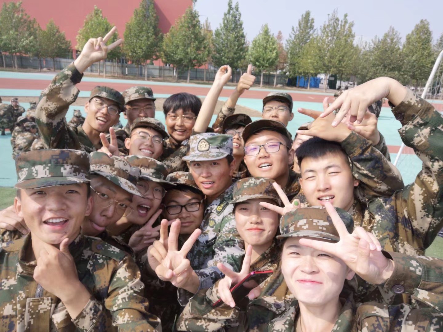 2019427220物流1902张英杰